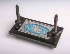 Spielkartenpresse (Biedermeier), ebonisiertes Birnbaumholz, Deckplatte m. Spiegel u.