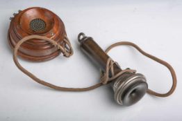 Antikes Wandtelefon (um 1900), auf Hörer bez. 