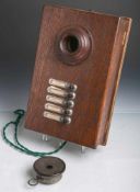 Alte Haustelefonanlage (wohl um 1900/20), Holzkasten aus Eiche, 5 Wahlstationen,