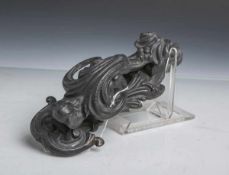 Alter Türklopfer, Gusseisen geschwärzt, L. ca. 20 cm. Altersgem. Zustand.