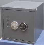 Neuwertiger Möbeleinsatztresor, Lyra 2, Wiederstandsgrad 0-nach ECBS, Gottschalk Tresore<