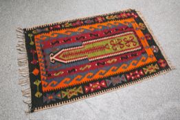 Kelim-Wandteppich (wohl ca. 100 Jahre alt), mit schönen kräftigen Farben, ca. 123 x 82 cm.