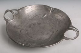 Henkelschale aus Zinn (Kayserzinn, Unterbodenmarke, Modellnr. 4611, wohl 19./20.Jahrhundert), m.