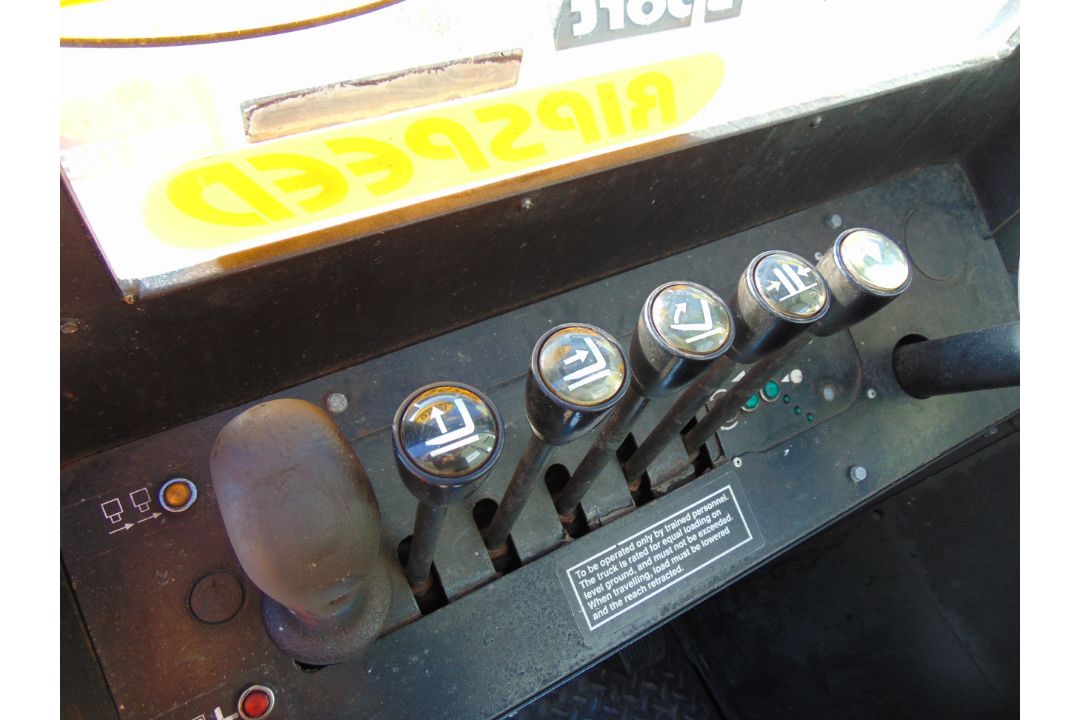 1999 Sidetracker S025B 4 Way Drive 4-way Reach Truck - Image 12 of 31