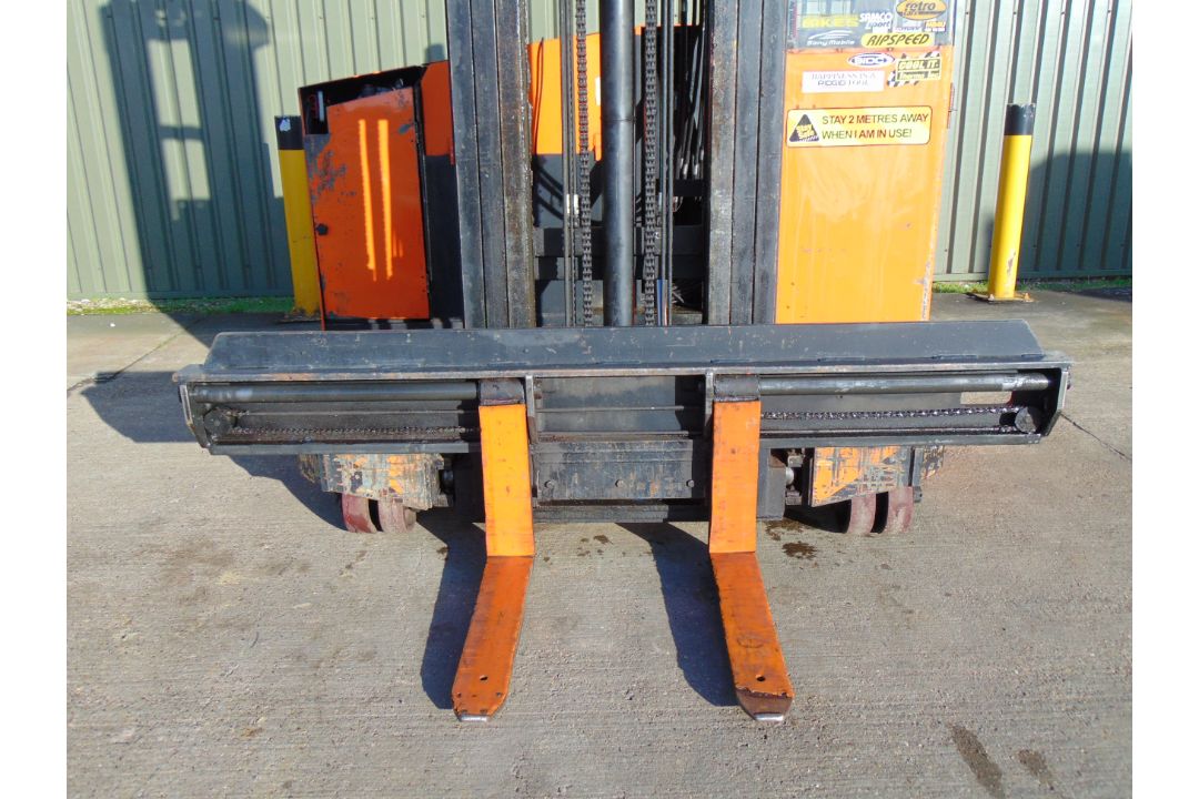 1999 Sidetracker S025B 4 Way Drive 4-way Reach Truck - Image 21 of 31