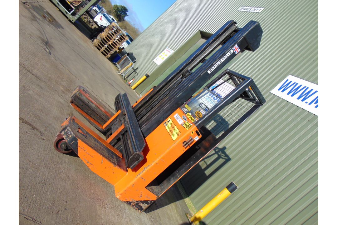 1999 Sidetracker S025B 4 Way Drive 4-way Reach Truck - Image 4 of 31
