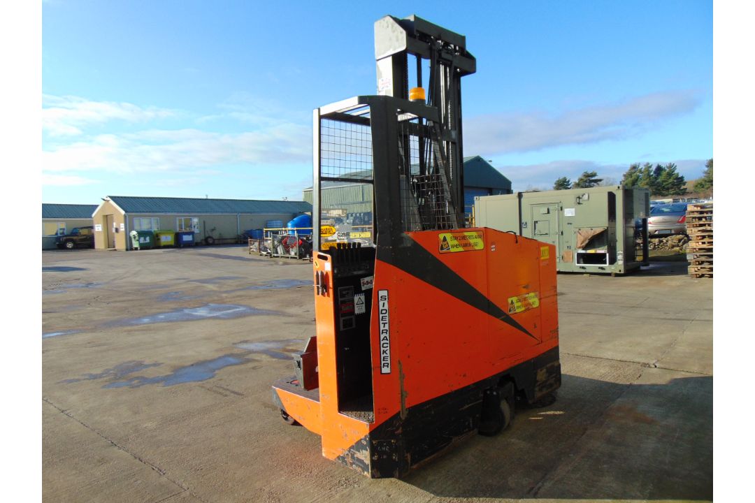 1999 Sidetracker S025B 4 Way Drive 4-way Reach Truck - Image 6 of 31