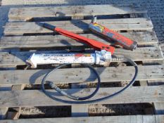 Power Team P55 Hydraulic Hand Pump - 10000 PSI / 700 Bar c/w Hydraulic Ram
