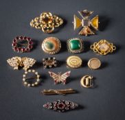 A Mary II of England memorial brooch: with miniature transcript dated 'Dec.br 28 .