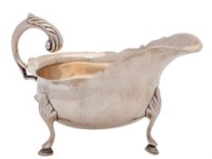 An Edwardian silver sauceboat, maker Lambert & Co, London,