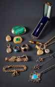 A collection of antique jewellery: including a 9ct gold chain with key-ring attached suspending