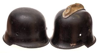 A WWII M1934 pattern German civil defence helmet: lacking insignia,