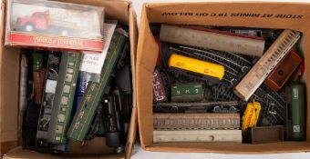 A collection of various OO/HO gauge rolling stock and locomotives in need of restoration: (a lot)