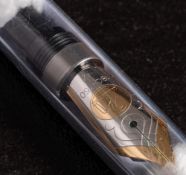 A Pelikan M800 18ct/750 medium nib.