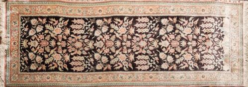 A Kashmir runner:,