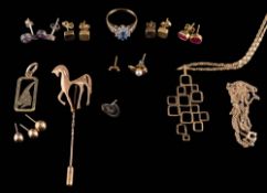 A 9ct gold pendant on gold chain, a 9ct gold horse motif stick pin, a 9ct gold rectangular pendant,