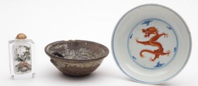 A mixed lot of Chinese ceramics and a glass snuff bottle: comprising an underglaze blue and
