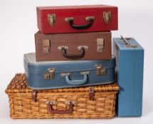 Five various vintage picnic sets: including Brexton,