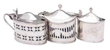 A late Victorian silver mustard pot and cover, maker Charles Stuart Harris, London,