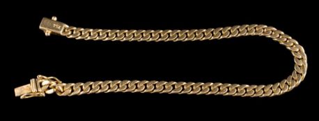 An 18 carat gold bracelet: composed of curb links, stamped 750, 19cm long, 14gms.