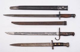 A Japanese 1897 pattern bayonet: with 39.