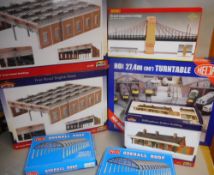 Bachmann, two Four Road Engine Sheds: Shillingstone Station Building, Heljan 27.