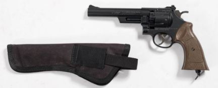 A Daisy Powerline model 44 CO2 air pistol .