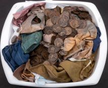 A large quantity of British Coinage: mainly pennies and halfpennies including pre 1860.