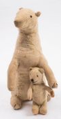 'Ivy' and 'Brumas' Deans Mother polar bear: and cub, 50cm and 22cm high.