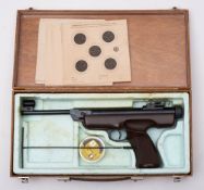 An 'Original' model 5 air pistol in 0.177 calibre, with brown plastic grips.