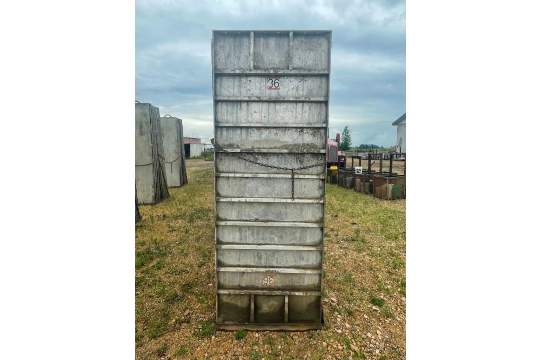 (16) 3' x 8' Wall-Ties Smooth Aluminum Concrete Forms 8" Hole Pattern, Basket is included. Located i - Image 2 of 9