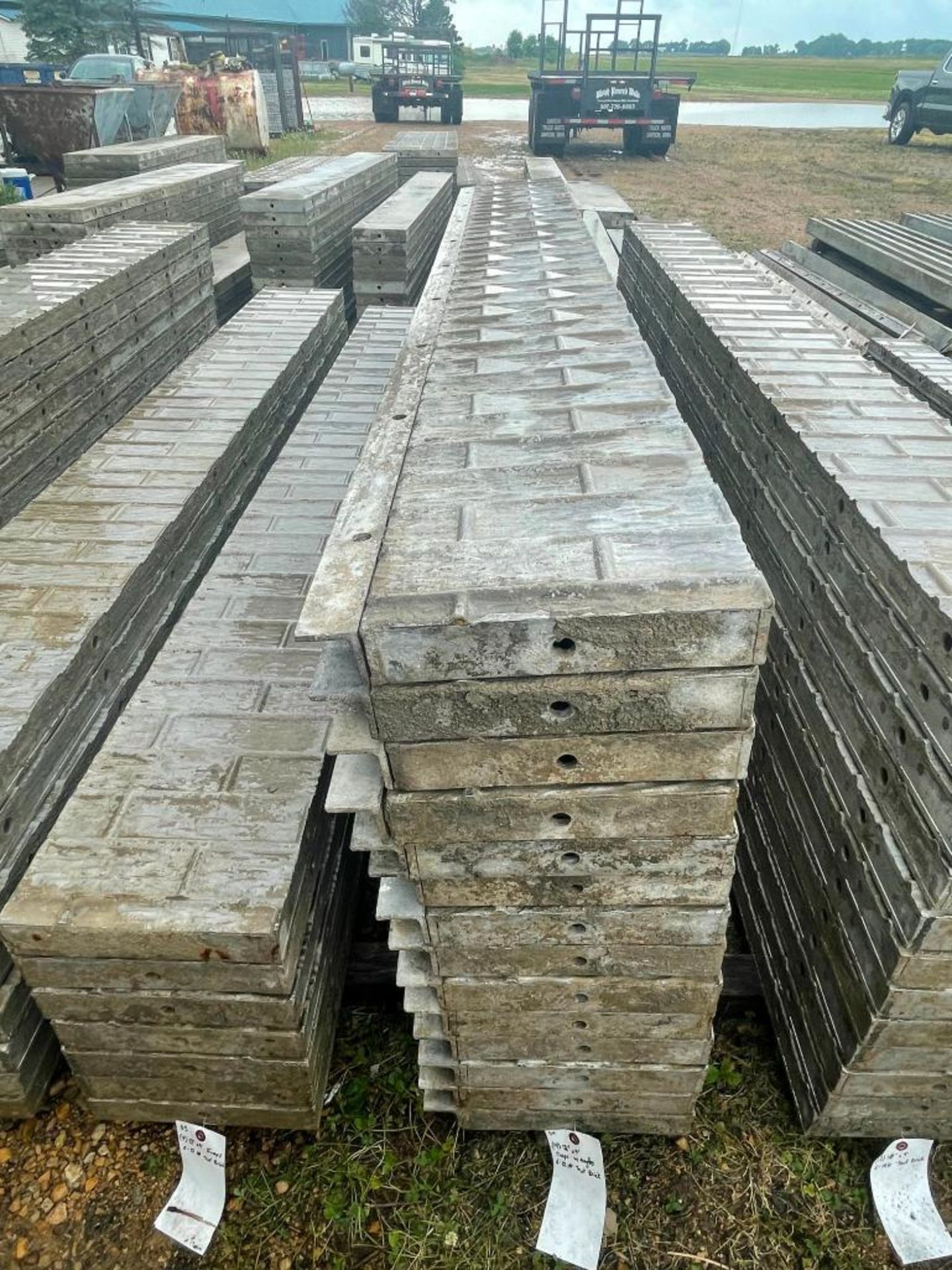 (14) 12" x 9' Corners with 9' Angles Wall-Ties Textured Brick Aluminum Concrete Forms 6-12 Hole Patt