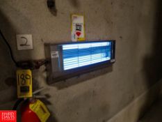 Sticky Fox S/S Fluorescent Bug Light, Model 225GT Rigging Fee: $20