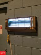 Sticky Fox S/S Fluorescent Bug Light, Model 225GT Rigging Fee: $20