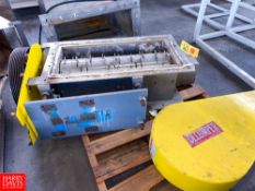 Delumper Model: DC 10772, S/N: 9285, with Control Panel Rigging Fee: $ 75