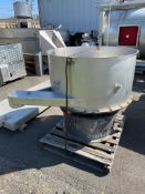 S/S VIBRATORY SHAKERS / SEPARATORS / SCREENERS, W/ APPX 11 REMOVABLE SCREENS, APPX 46