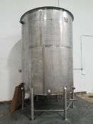 Aprox. 2,000 gallon stainless steel tank, 90