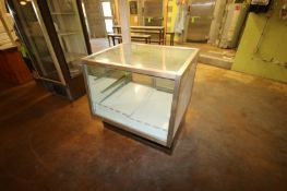 Refrigerated Display Case, Overall Dims.: Aprox. 40