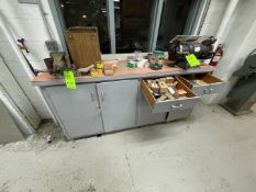 WOODEN COUNTERTOP WORKSTATION WITH REED MANUFACTURING CO. VICE AND B-LINE DOUBLE-END GRINDER,