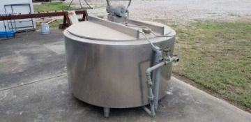 Damrow 300 Gal. S/S Tank, M/N 300-GA, S/N 650118, Type MVL, with Top Mounted Agitation Motor & (2)