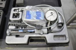 SKF Model 729124, 14,500-PSI Capacity Portable Hydraulic Pump with Case