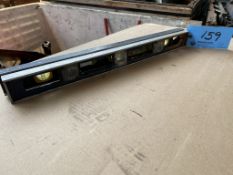 Lot of (2) Levels - 2 ft.