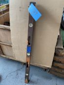 Lot of (2) Levels - 4 ft.