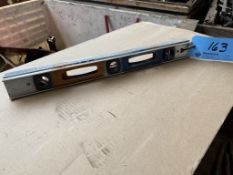 Lot of (2) Levels - 2 ft.