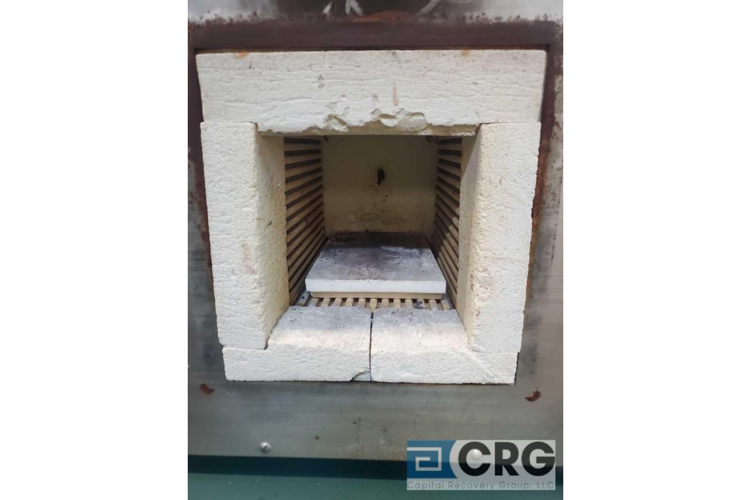 Grieve BF8128 furnace, 8 X 8 X 12 inch capacity, 2000 degrees max temp, 230 volt, 3 phase (LOCATED - Image 2 of 4