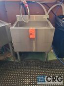 KROWNE m/n 18-24-CP stainless steel deep sink