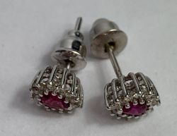 Jewellery, Antiques & Collectables Sale - Online Only