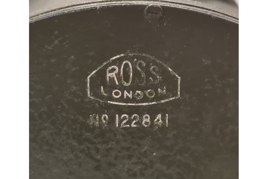 Pair of Ross London gunsight binoculars, no.122841 housed in teak box marked 'Binocular Gunsight - Image 2 of 9