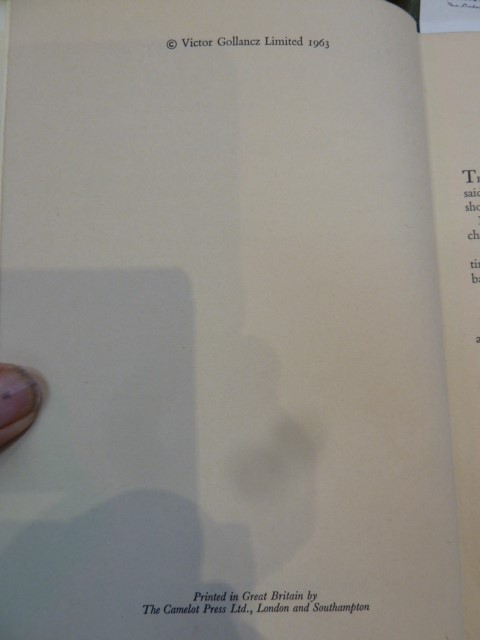 Le Carre, John  "The Spy Who Came in from the Cold", Victor Gollancz 1963, pale blue cloth with gilt - Image 16 of 19