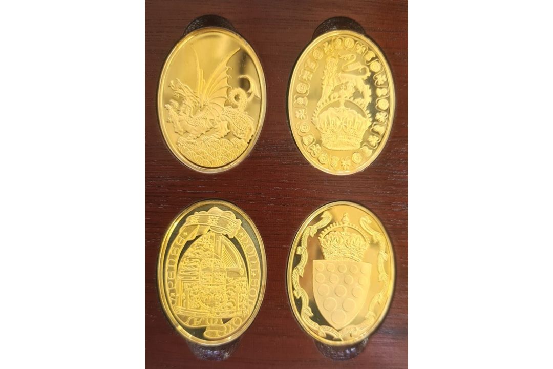 Stunning collection of twelve solid sterling ingots plated with 22carat gold as a commemorative of - Image 3 of 7